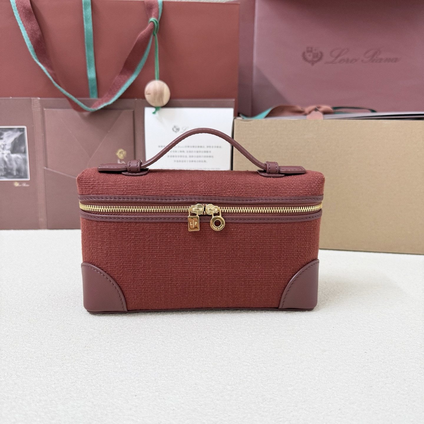 L0r0 P1ana Extra Pocket L19 11 x 19 x 6.5 cm