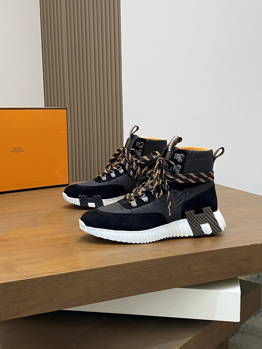 UA H**me5 Klimb Sneaker