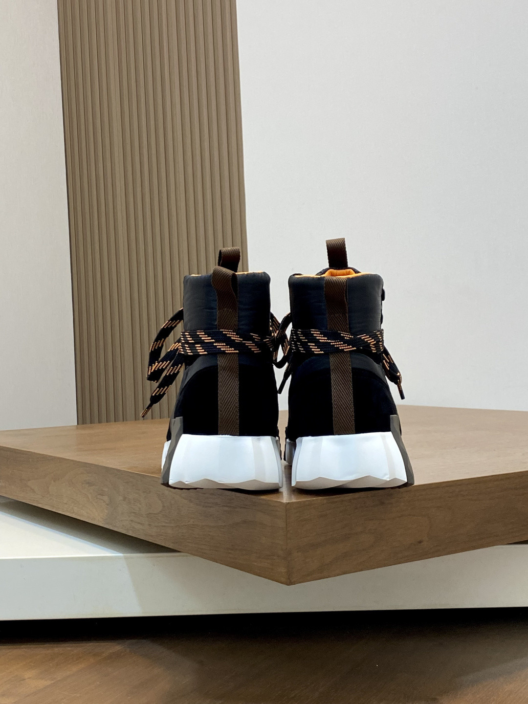 UA H**me5 Klimb Sneaker