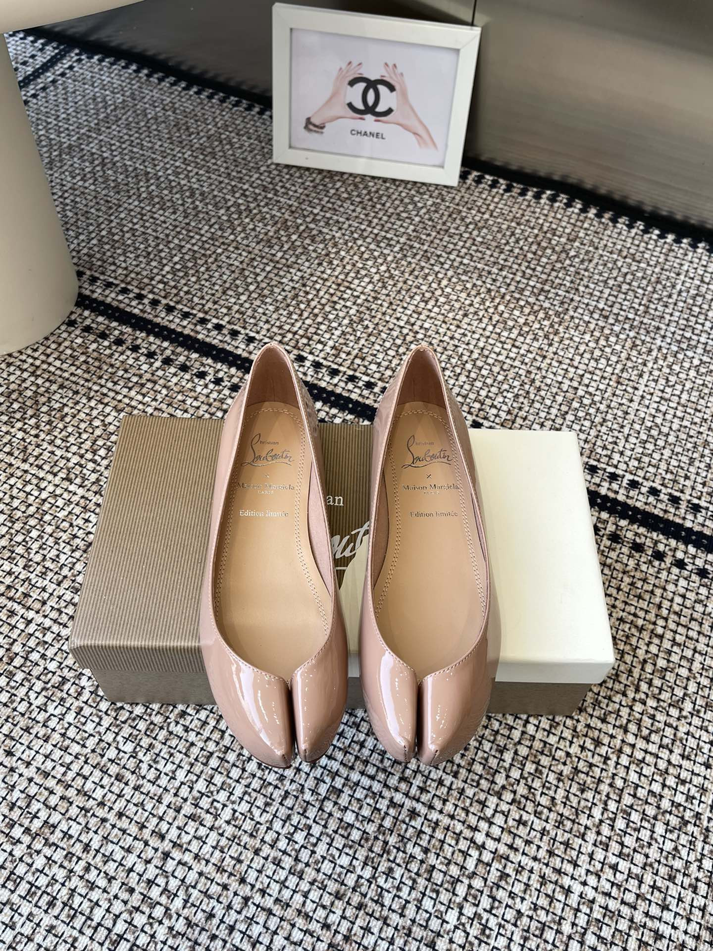 UA Chr1st1an Louboutin x Ma1s0n Marg*e1a Tabi Leather Ballet Flats