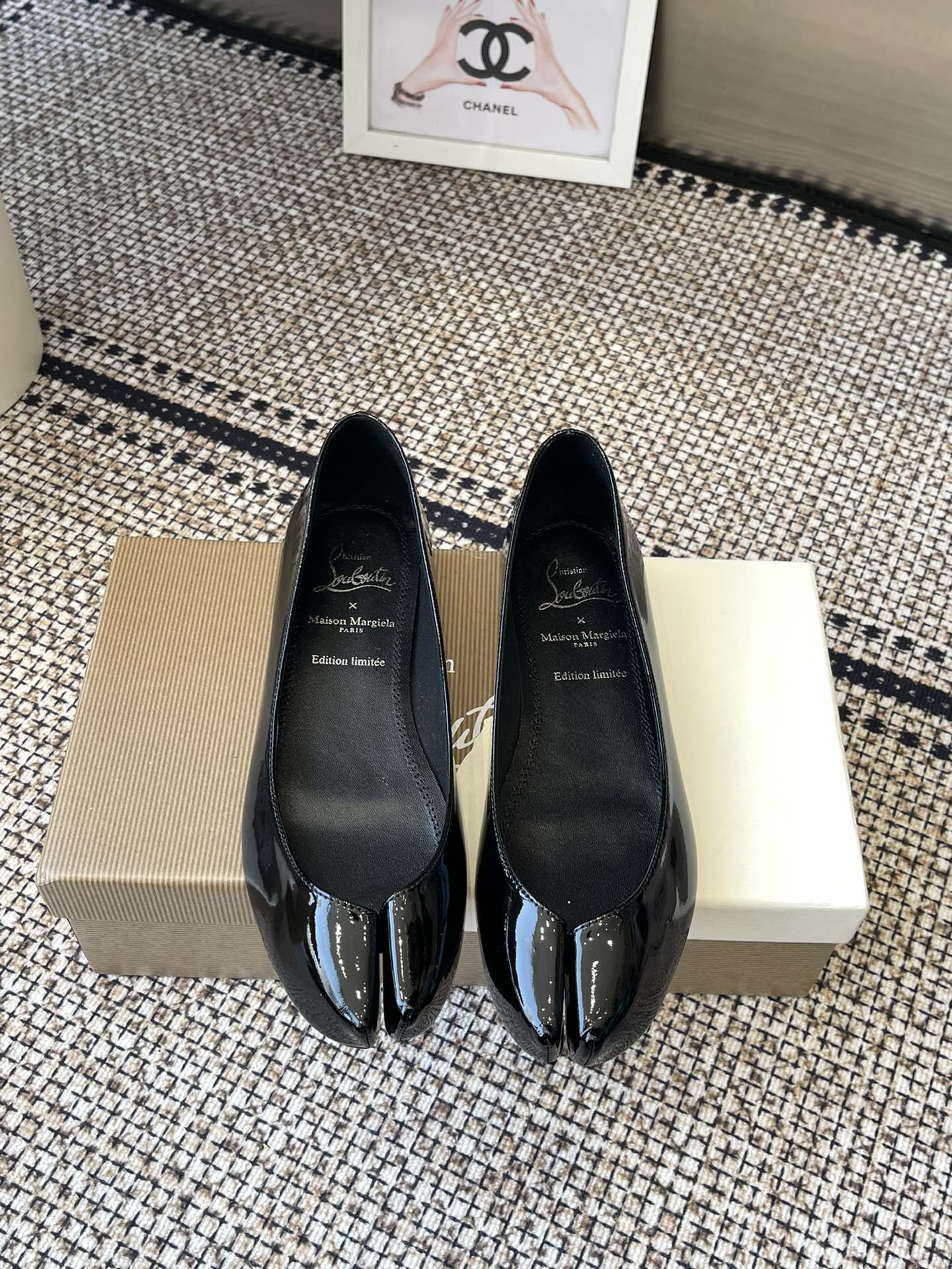 UA Chr1st1an Louboutin x Ma1s0n Marg*e1a Tabi Leather Ballet Flats