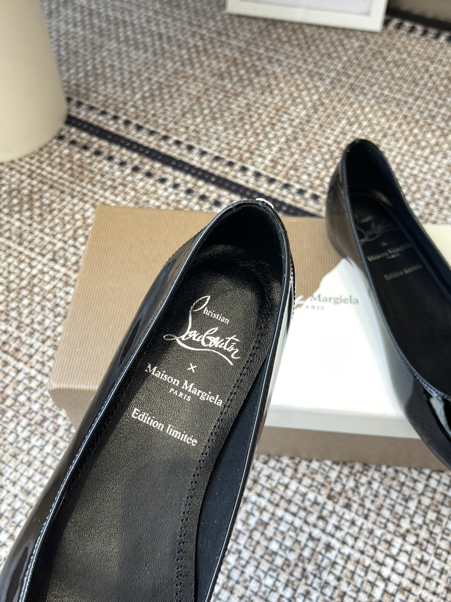 UA Chr1st1an Louboutin x Ma1s0n Marg*e1a Tabi Leather Ballet Flats