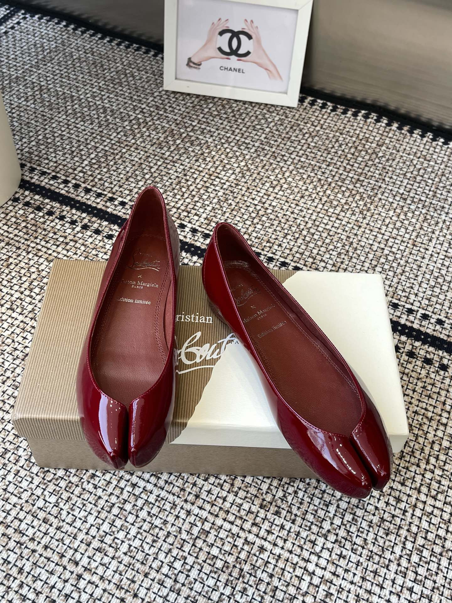 UA Chr1st1an Louboutin x Ma1s0n Marg*e1a Tabi Leather Ballet Flats