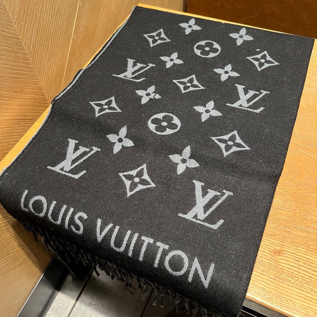 Louis Vuitton Monogram scarf 34x186cm 100% wool tassel trim