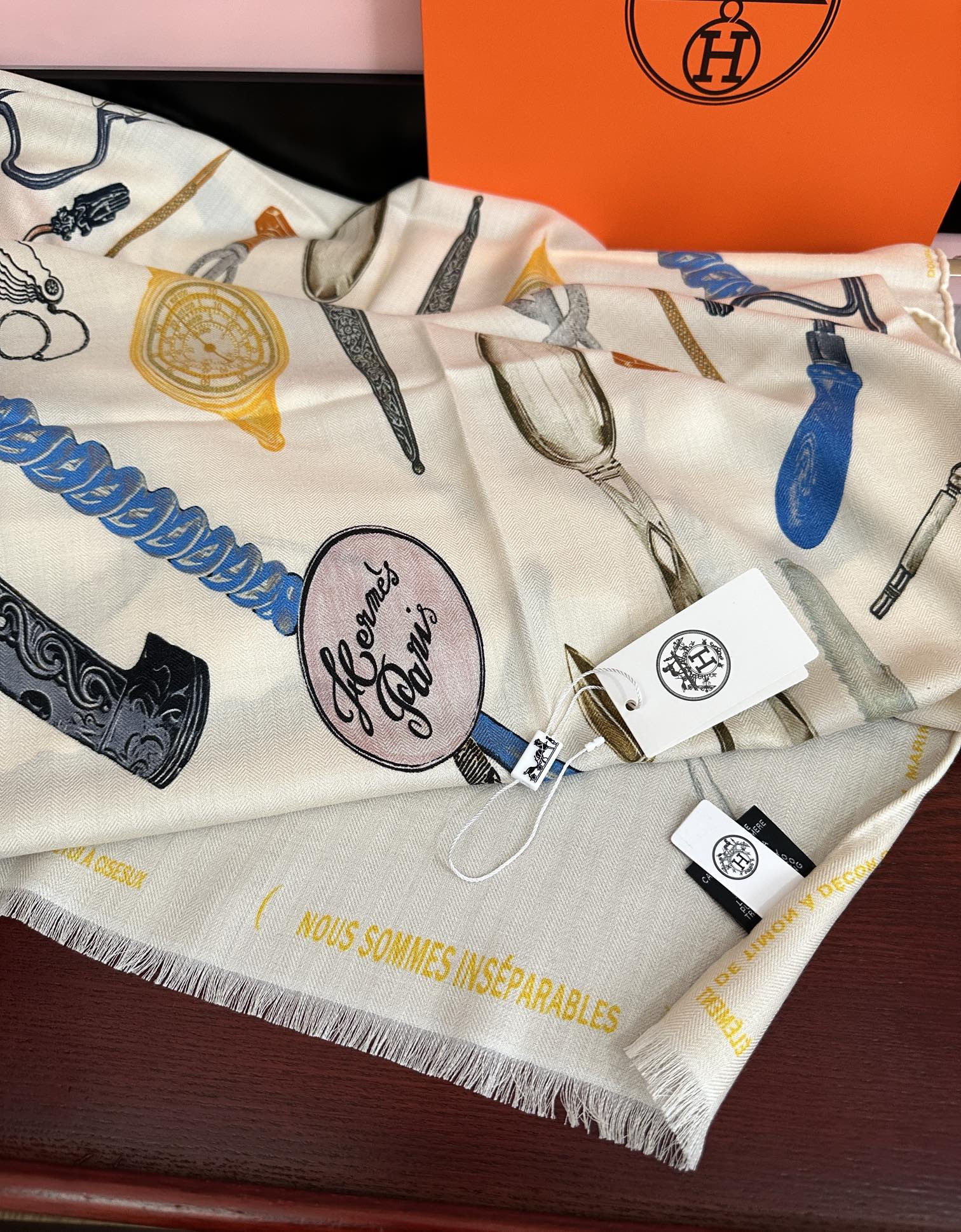 H**me5 scarf 65x185cm