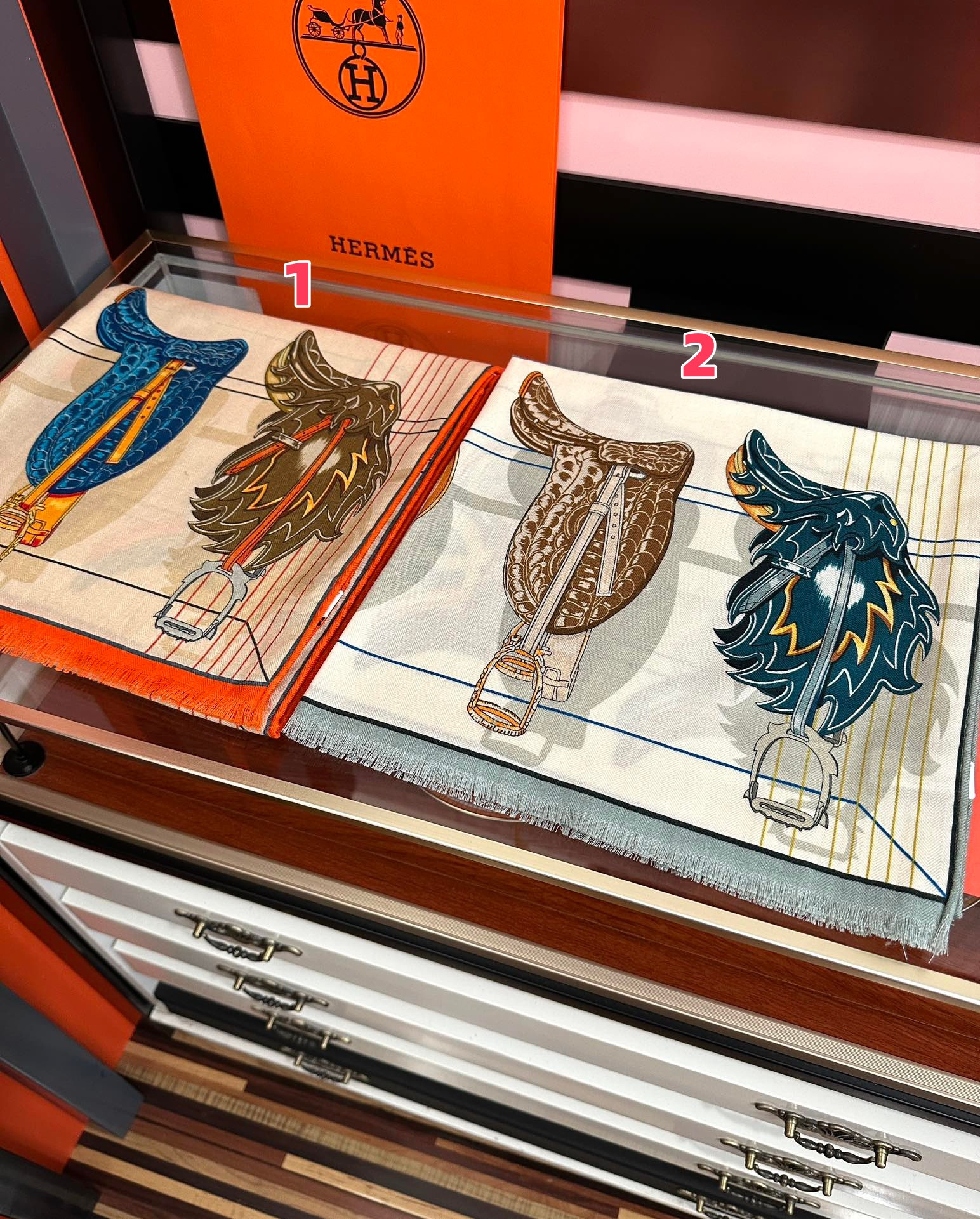 H**me5 scarf 65x185cm