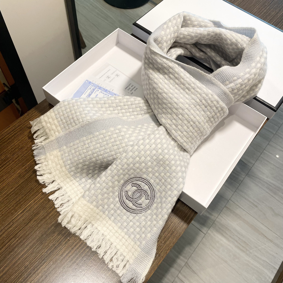 Ch**el scarf 35x200cm 100% wool