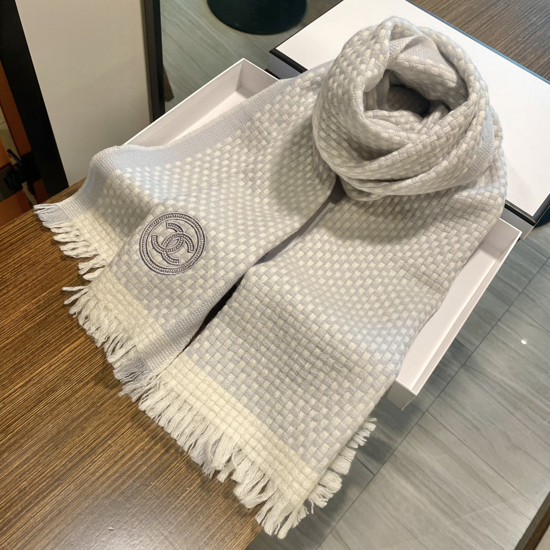 Ch**el scarf 35x200cm 100% wool