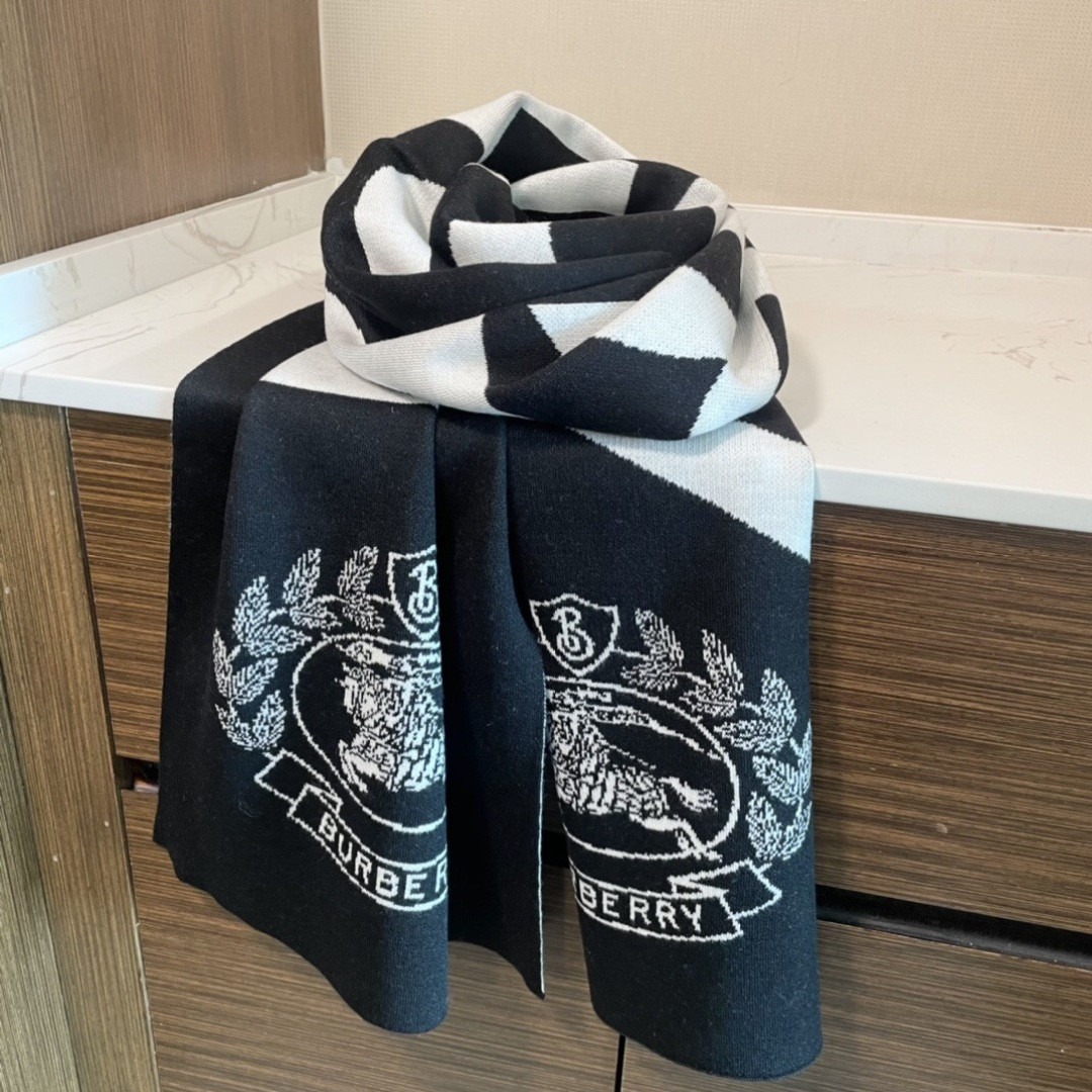 Bv*b*rry scarf 32x200cm