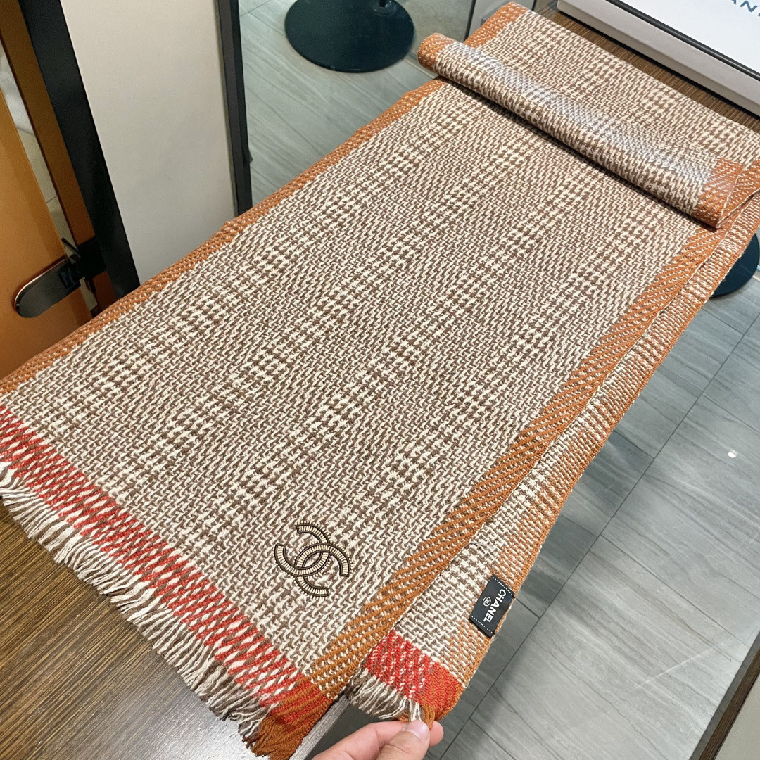 Ch**el scarf 38x200cm 100% wool