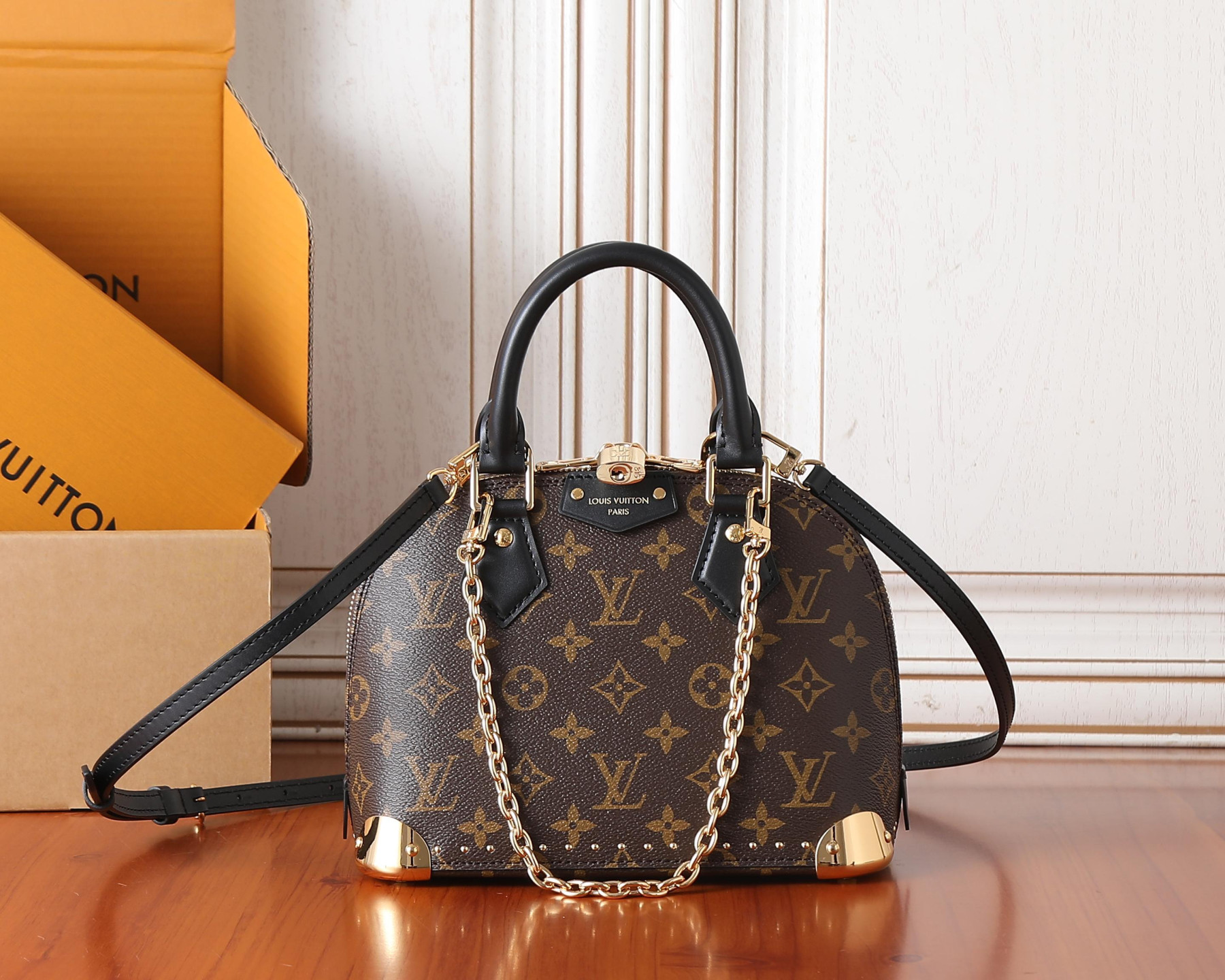 LV ALMA TRUNK BB Handbag M26084 19x11x22cm