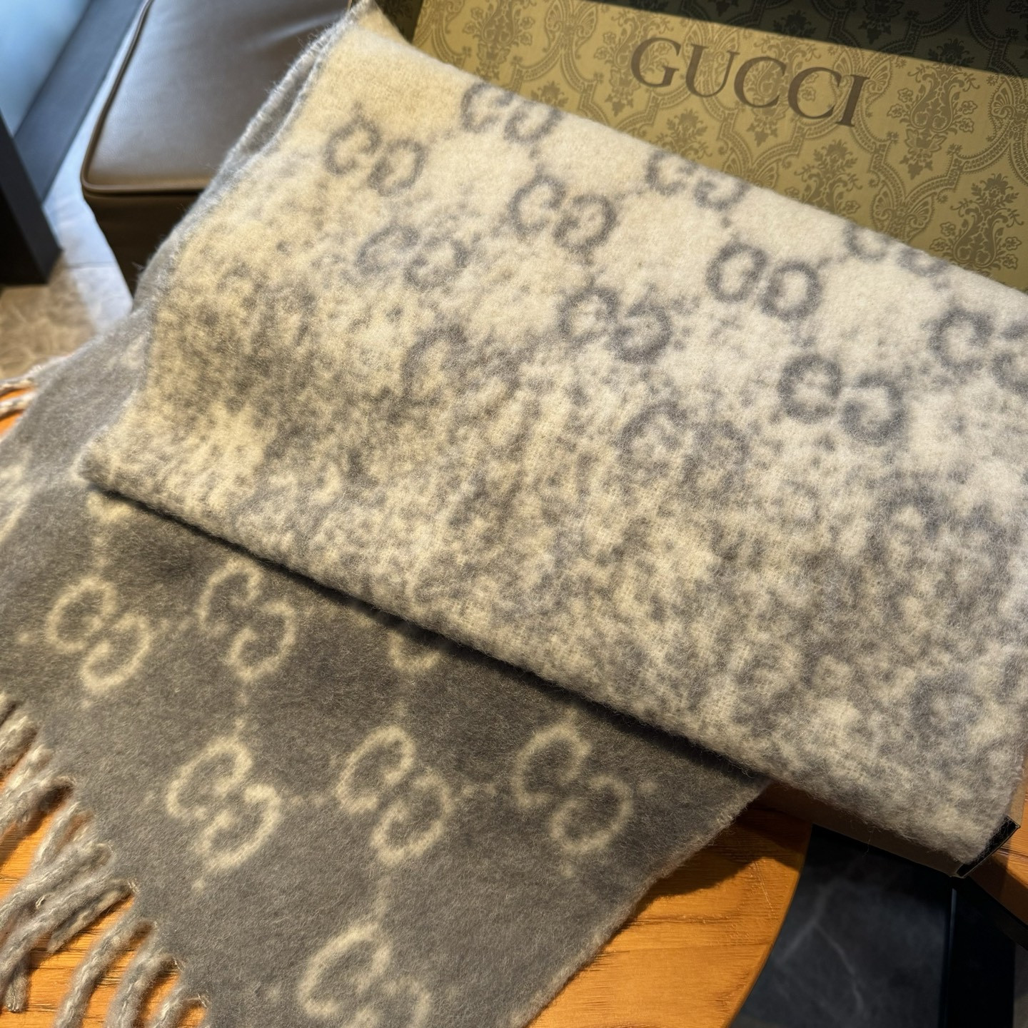 Gucci Gradient-colored scarf 200x37cm