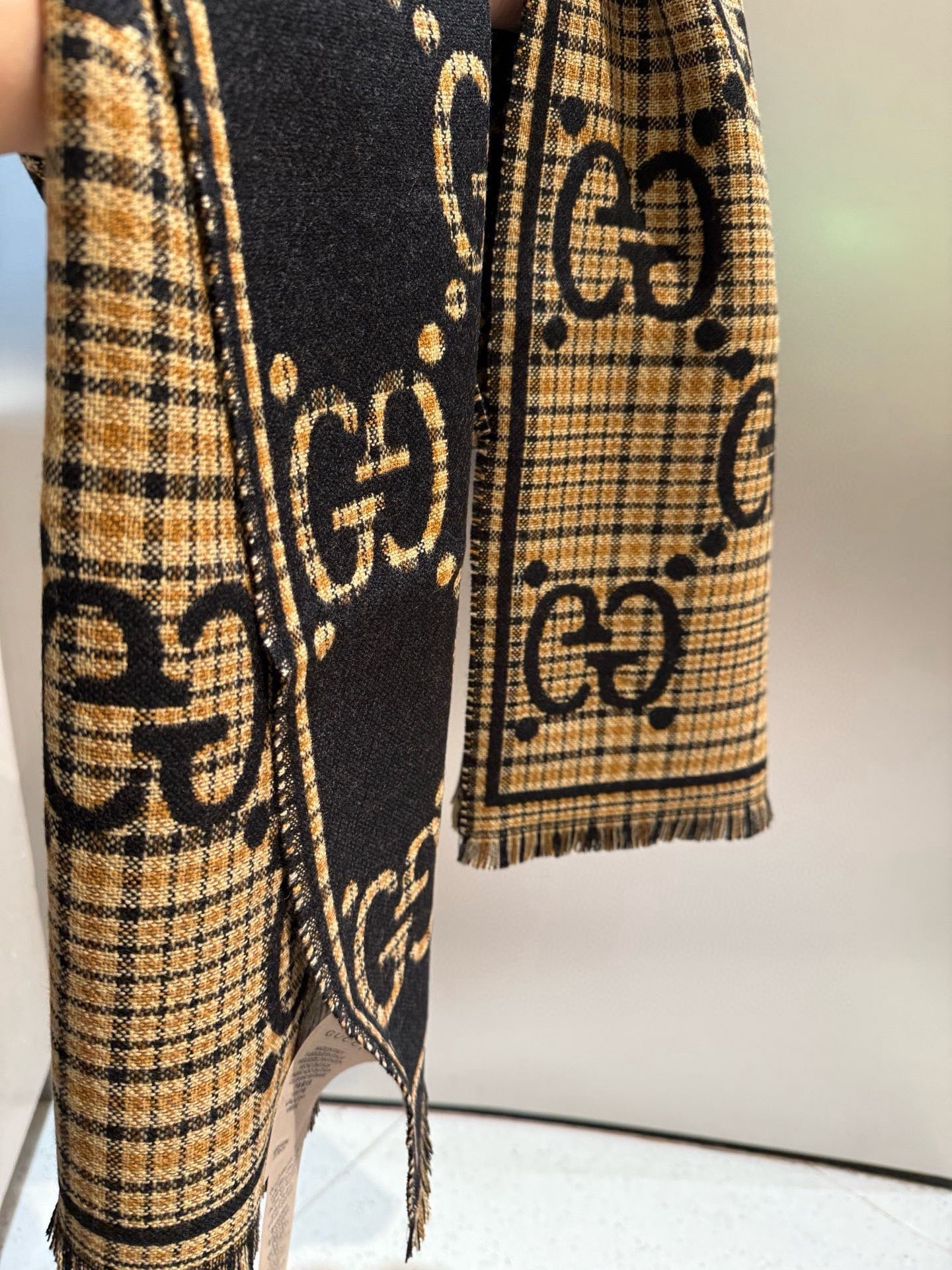 Gucci scarf 47x180cm