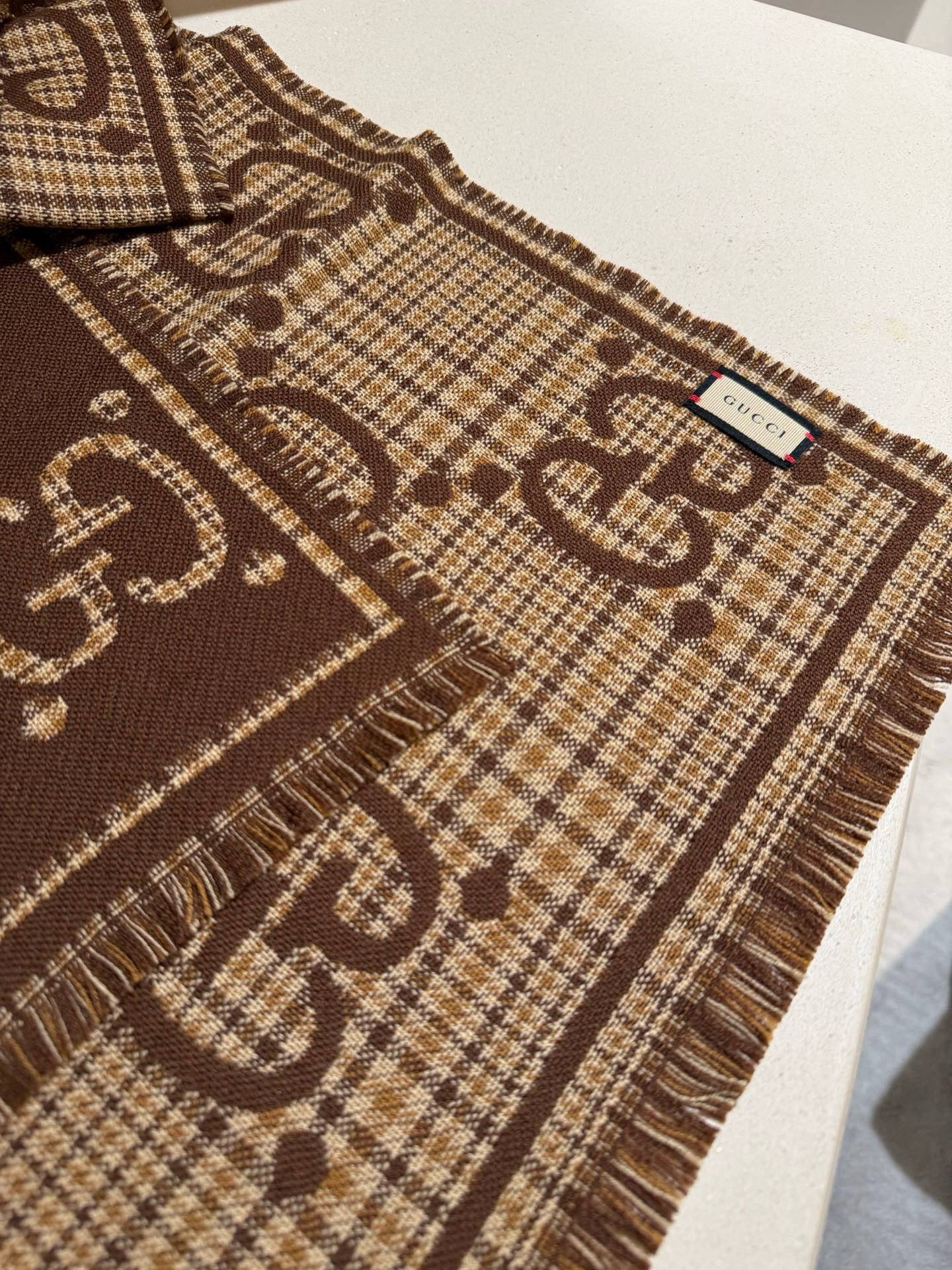 Gucci scarf 47x180cm