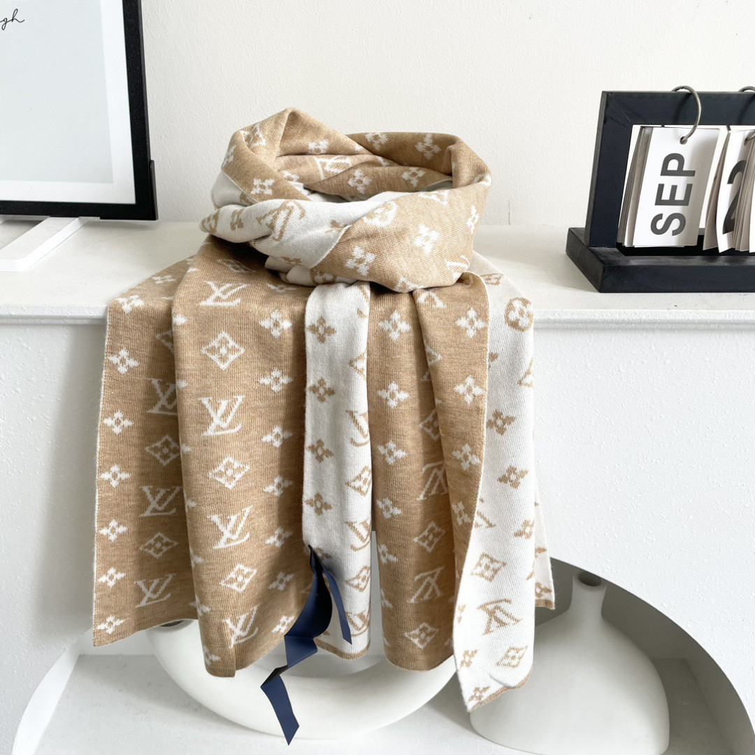 Louis Vuitton scarf 32x180cm