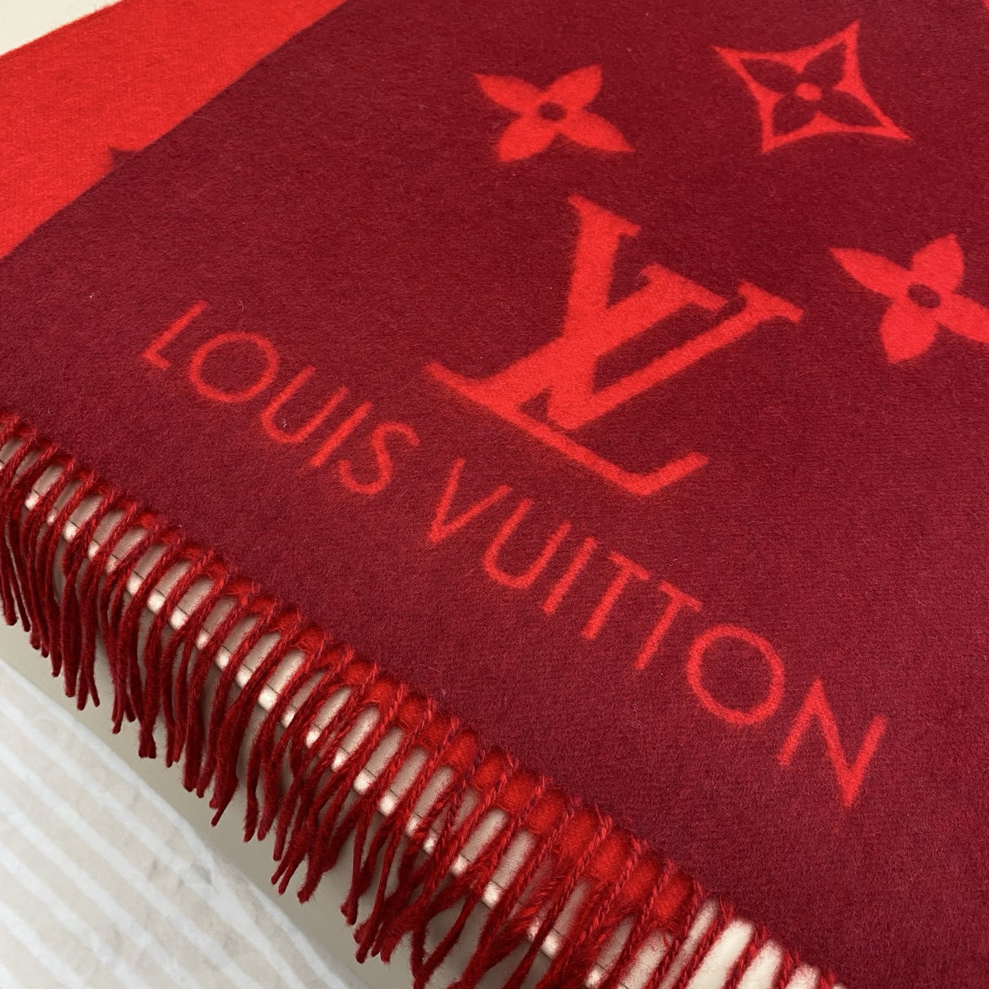Louis Vuitton Reykjavik scarf 45x190cm 100% cashmere