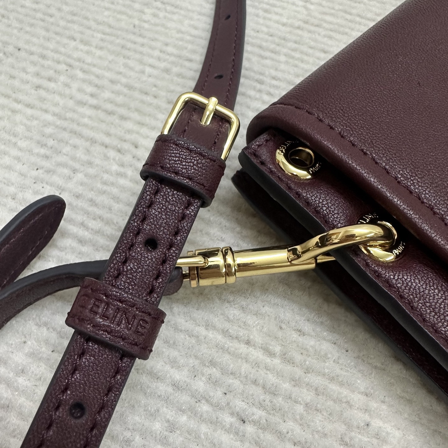 Ce1i*e SOFT TRIOMPHE BESACE IN S*pPLE SHINY LAMBSKIN 34x25x13cm