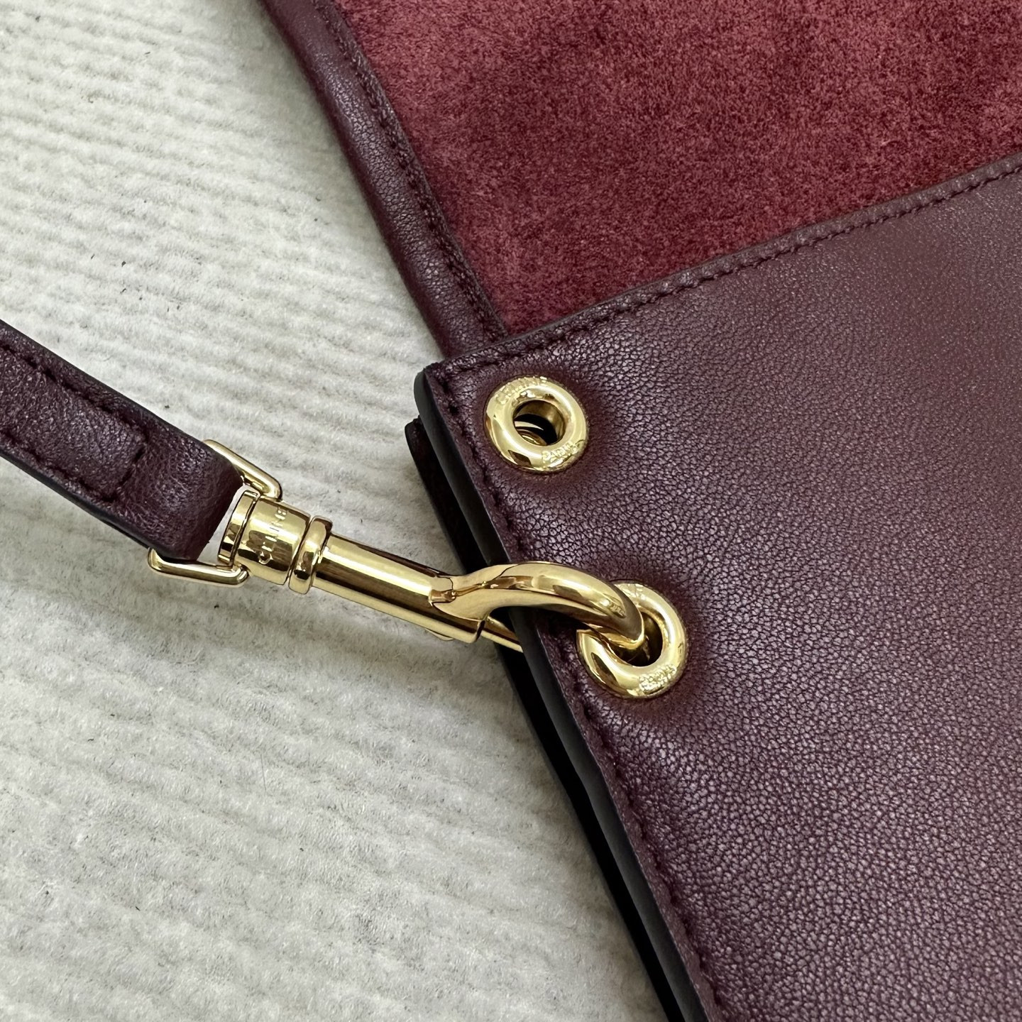 Ce1i*e SOFT TRIOMPHE BESACE IN S*pPLE SHINY LAMBSKIN 34x25x13cm