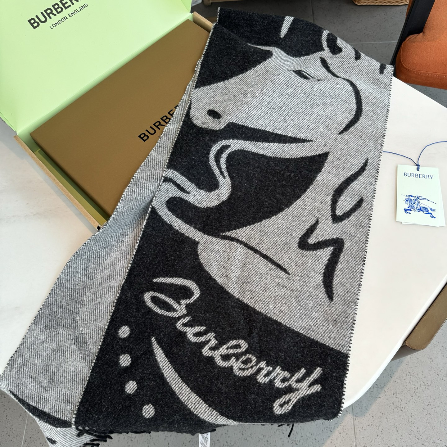 Bv*b*rry scarf 30x180cm