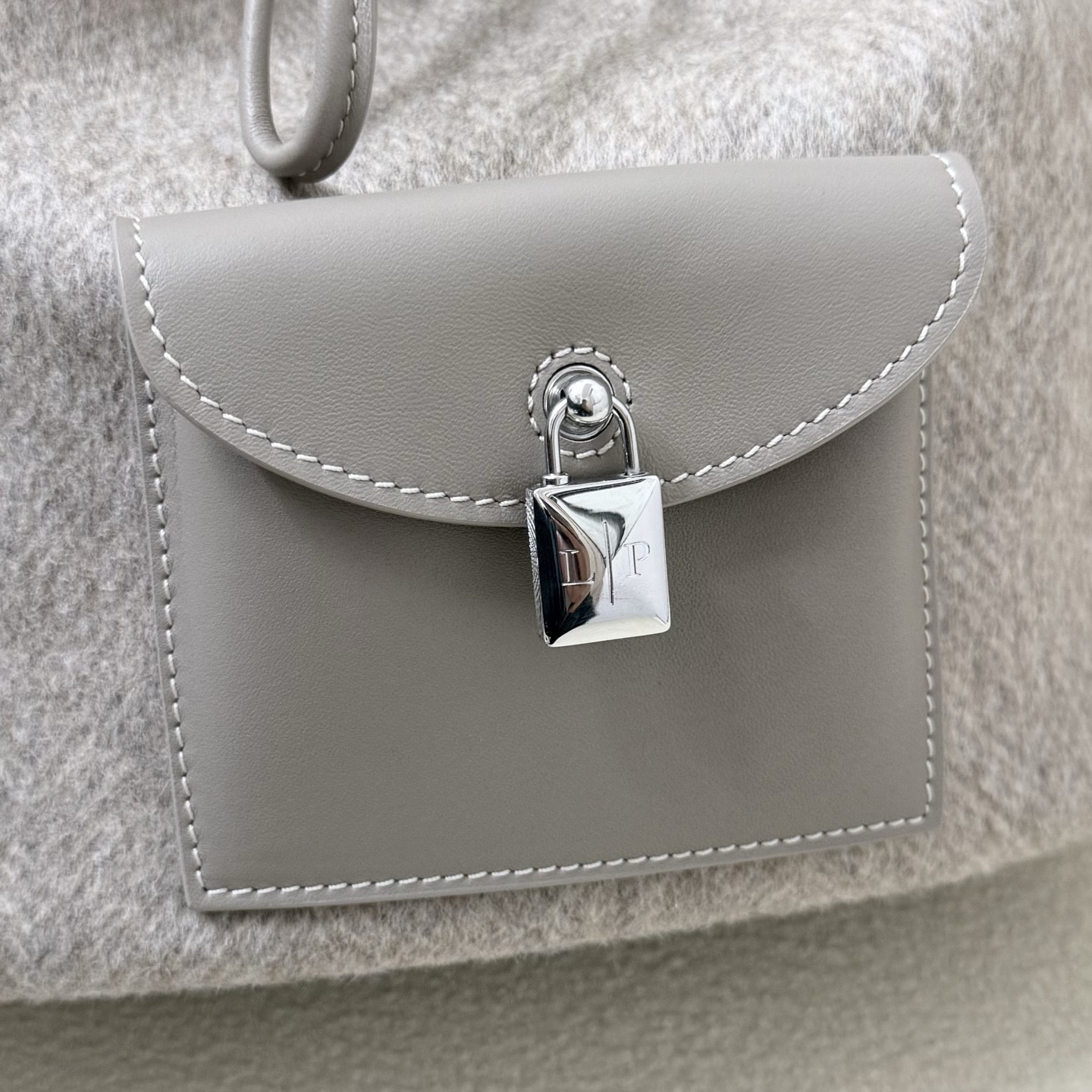 L0r0 P1ana Extra Drawstring Backpack L27 25x27x14 cm