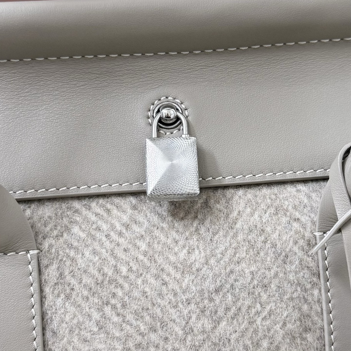 L0r0 P1ana Loom L25 25x18x12.5cm