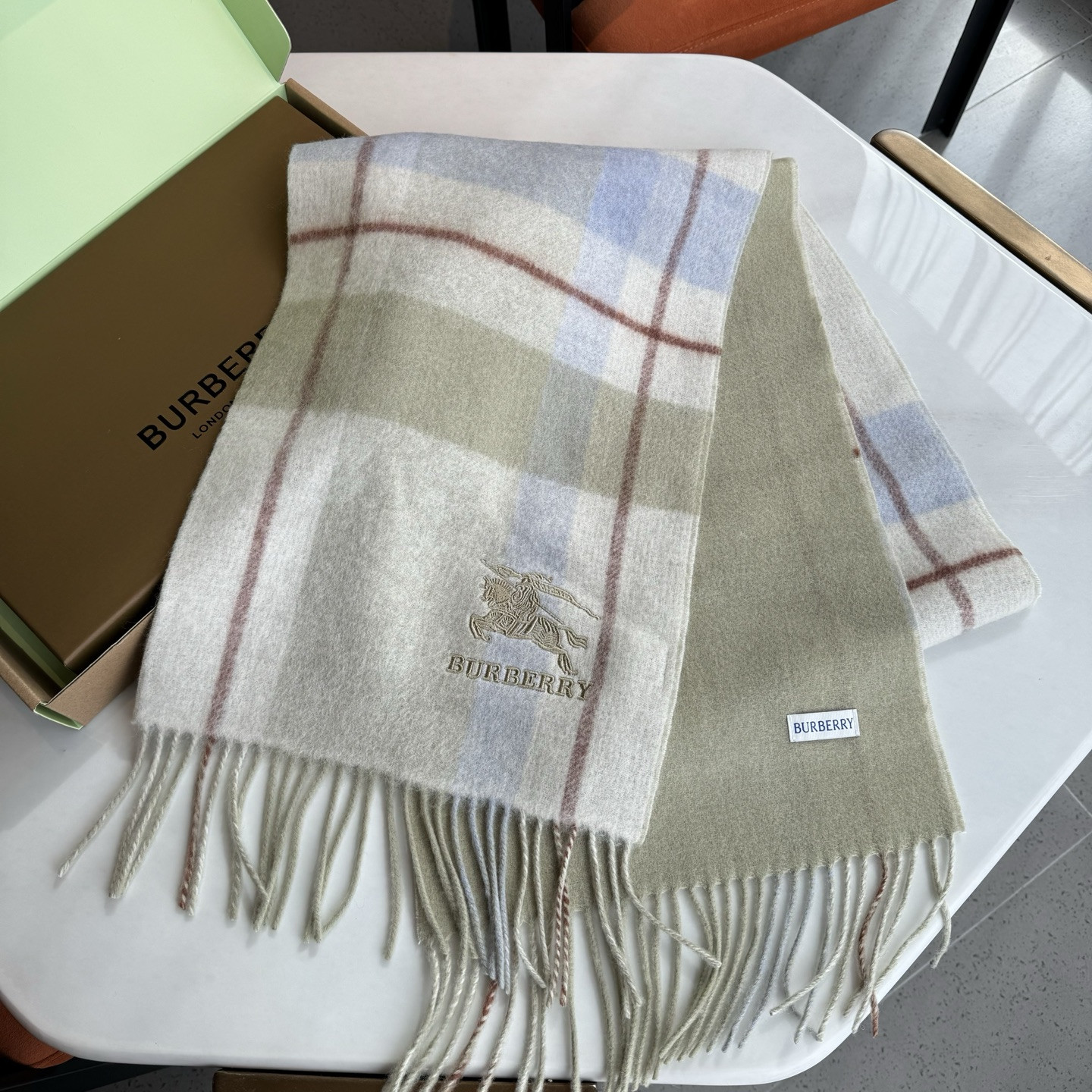 Bv*b*rry scarf 30x180cm 100% lambswool