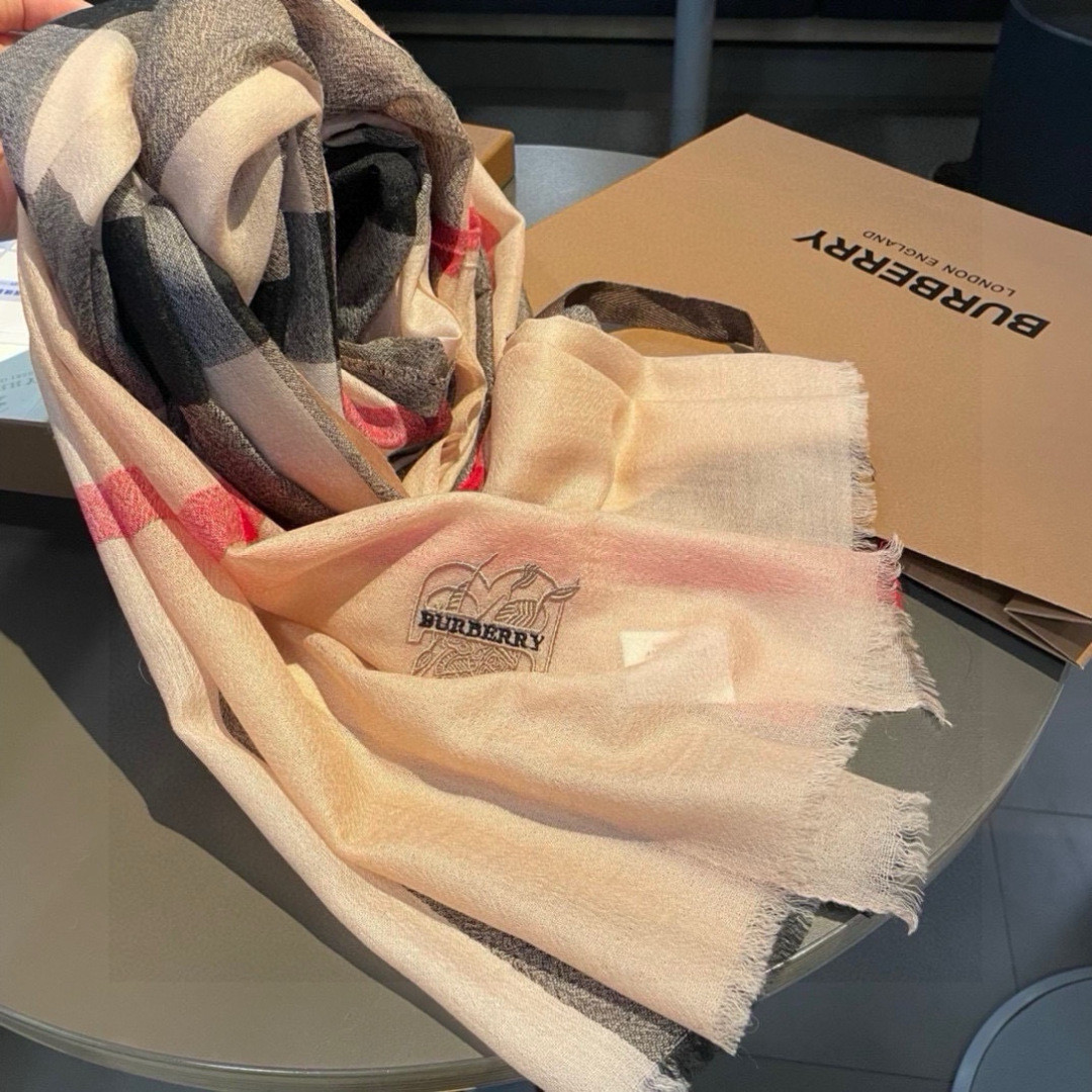 Bv*b*rry scarf 90x200cm