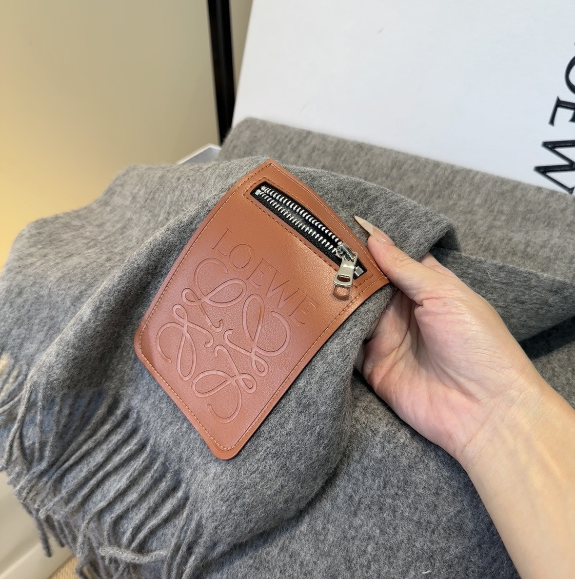 L0ew* scarf 30x180cm