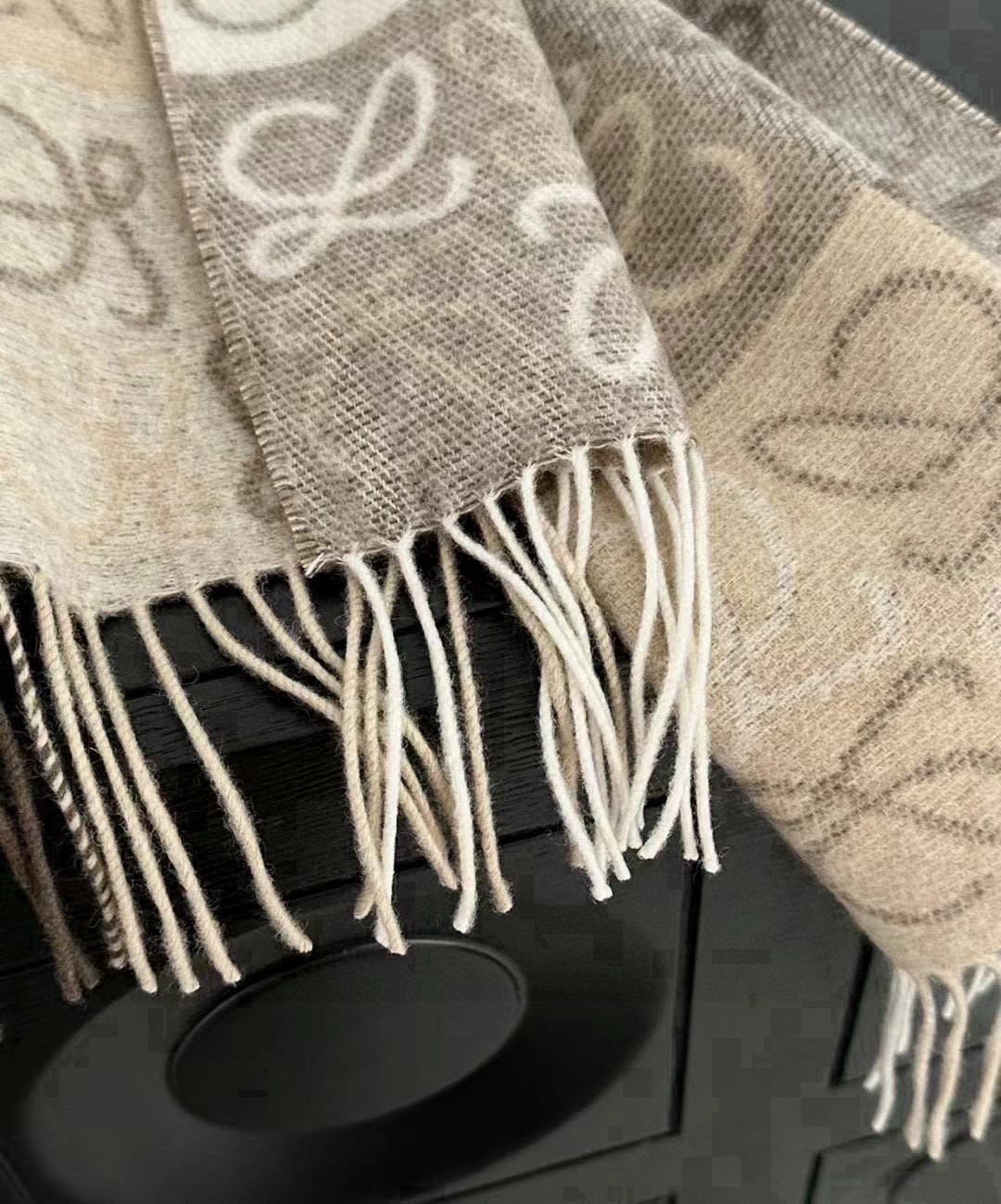 L0ew* scarf 40x200cm 90% wool 10% cashmere