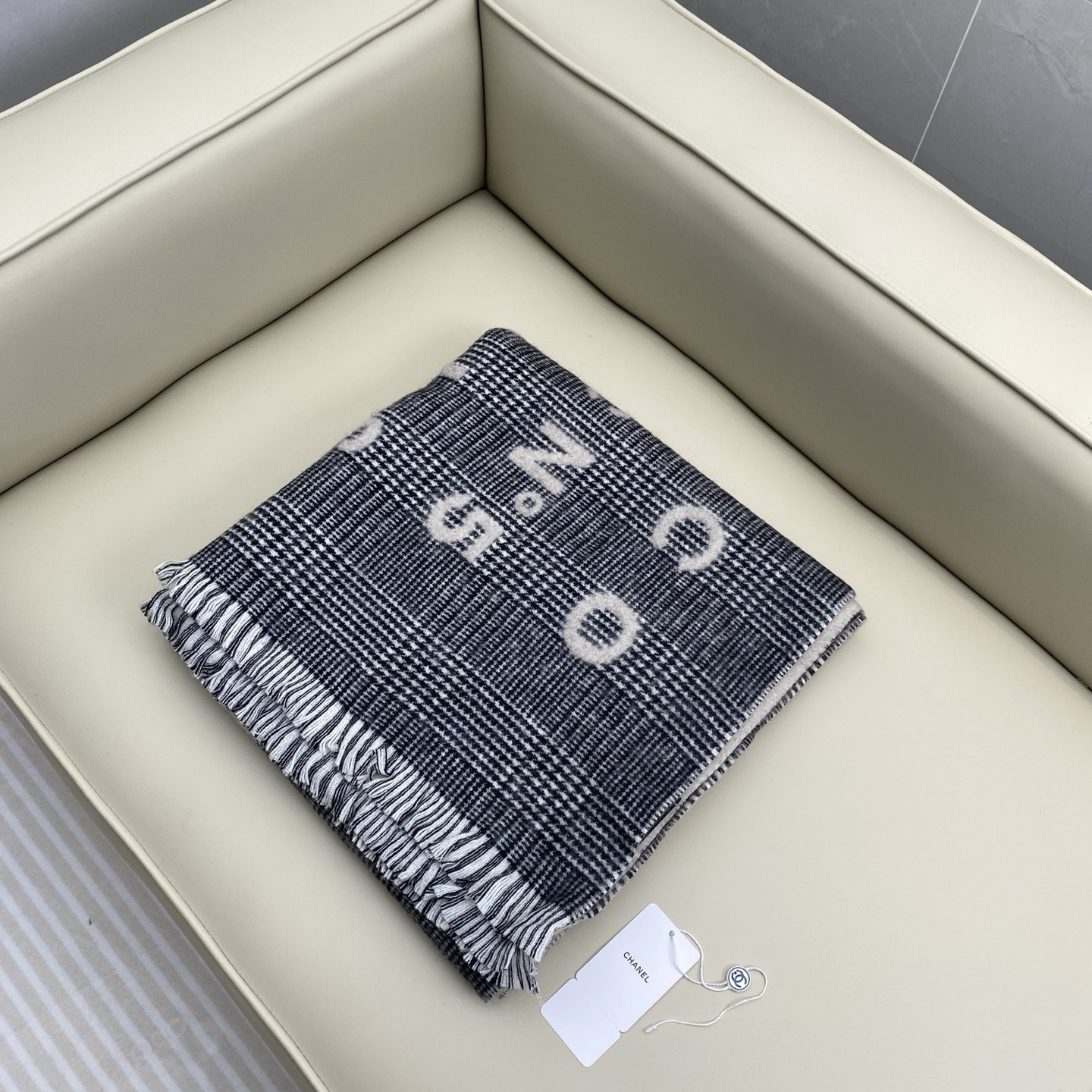 Ch**el scarf 60x190cm