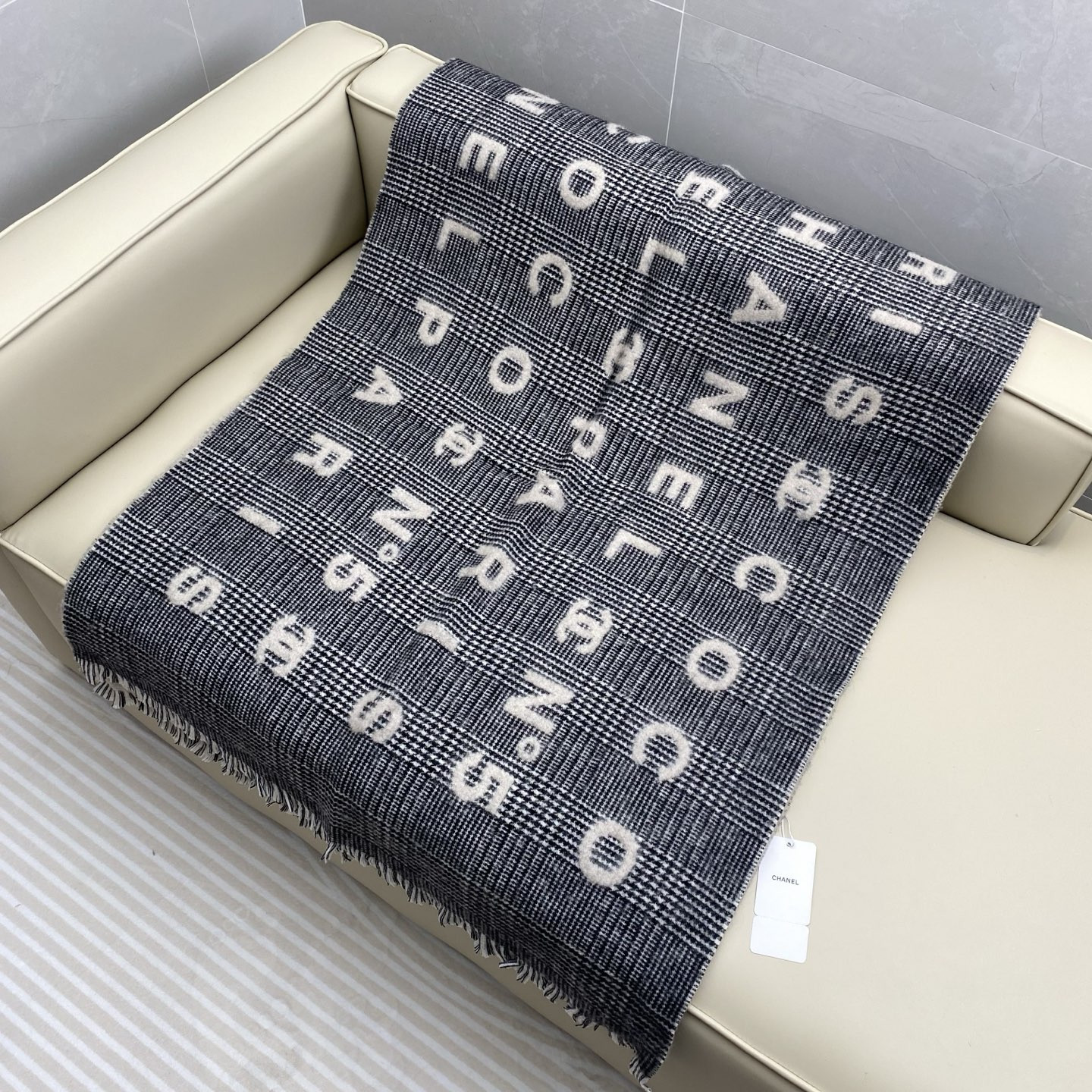 Ch**el scarf 60x190cm