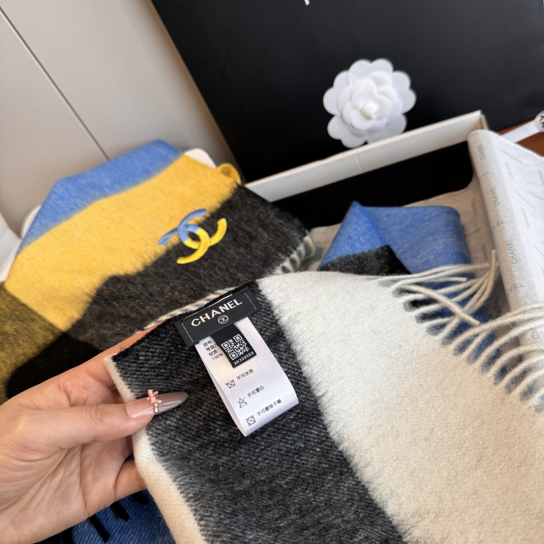 Ch**el scarf 30x200cm 100% lamb