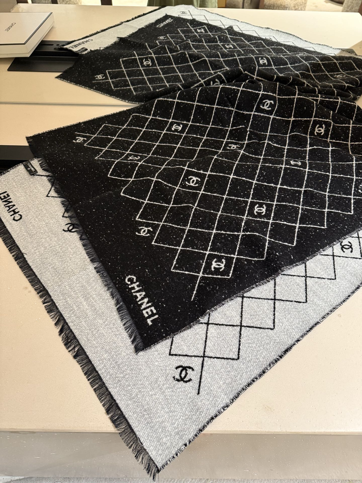 Ch**el scarf 70x195cm