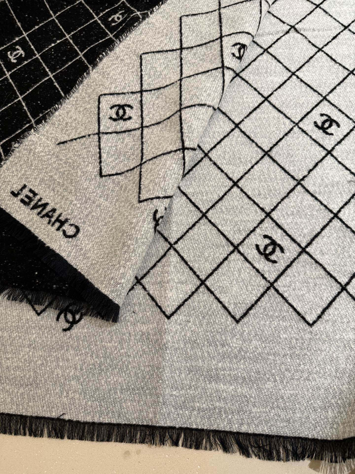 Ch**el scarf 70x195cm