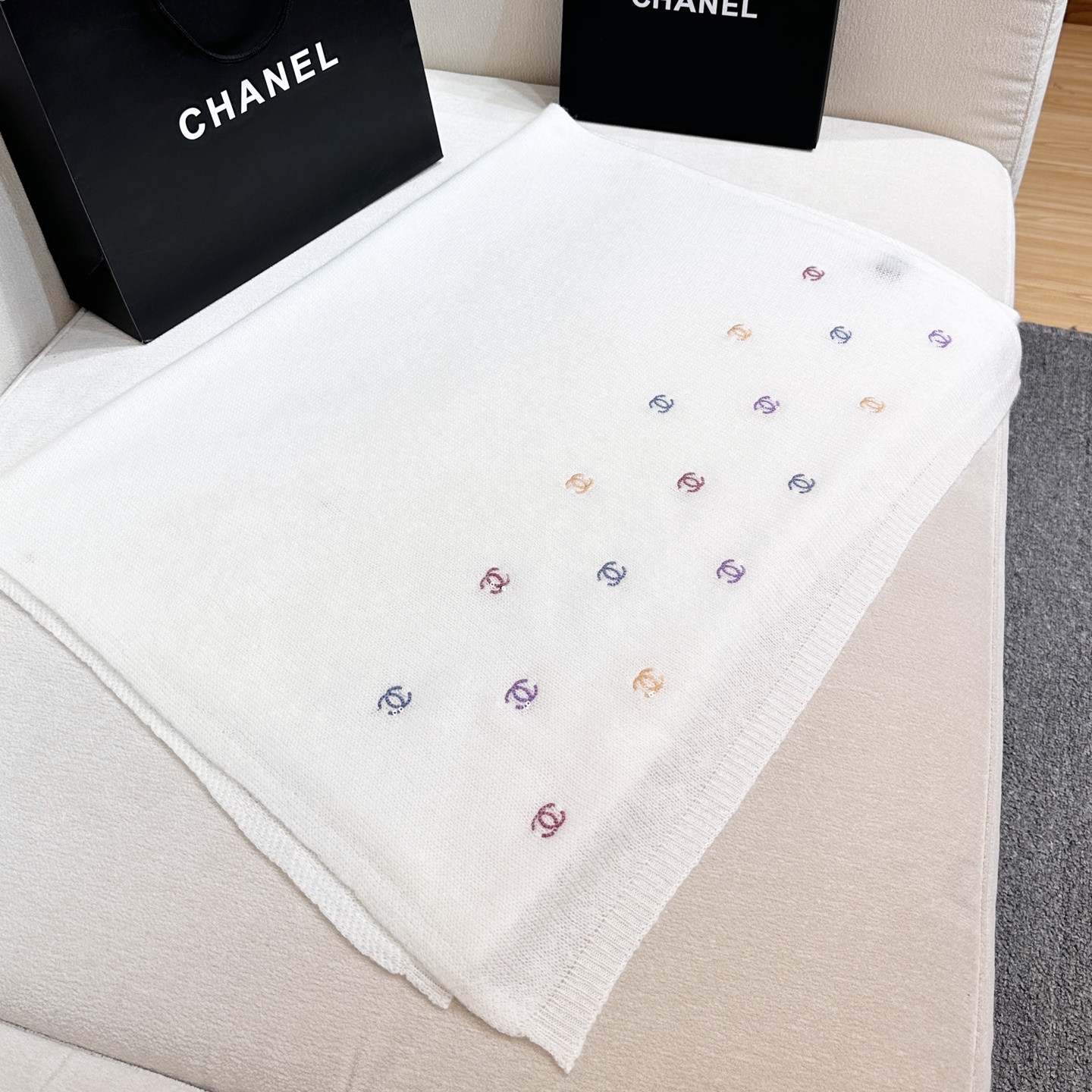 Ch**el scarf 65x180cm 60% cashmere 40% mulberry silk