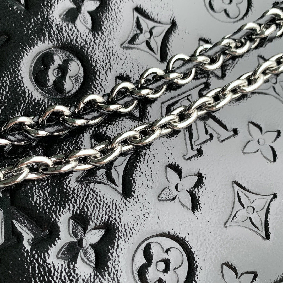 LV TRUNKIE Handbags M28137 16x8x27cm