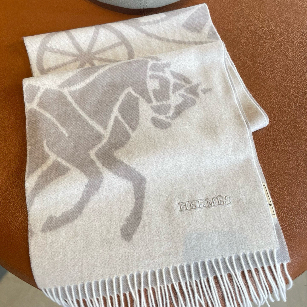 H**me5 scarf 30x180cm