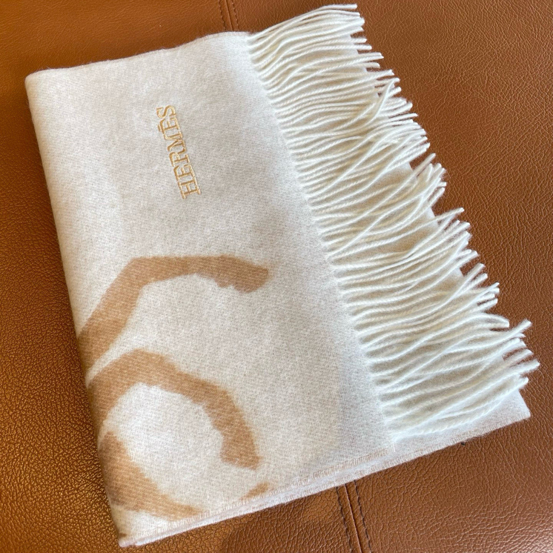 H**me5 scarf 30x180cm