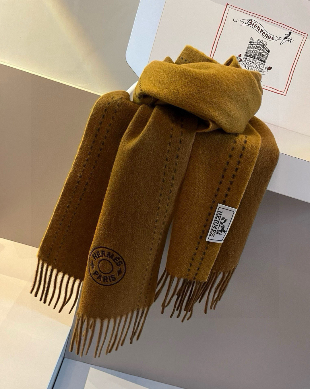 H**me5 scarf 30x180cm