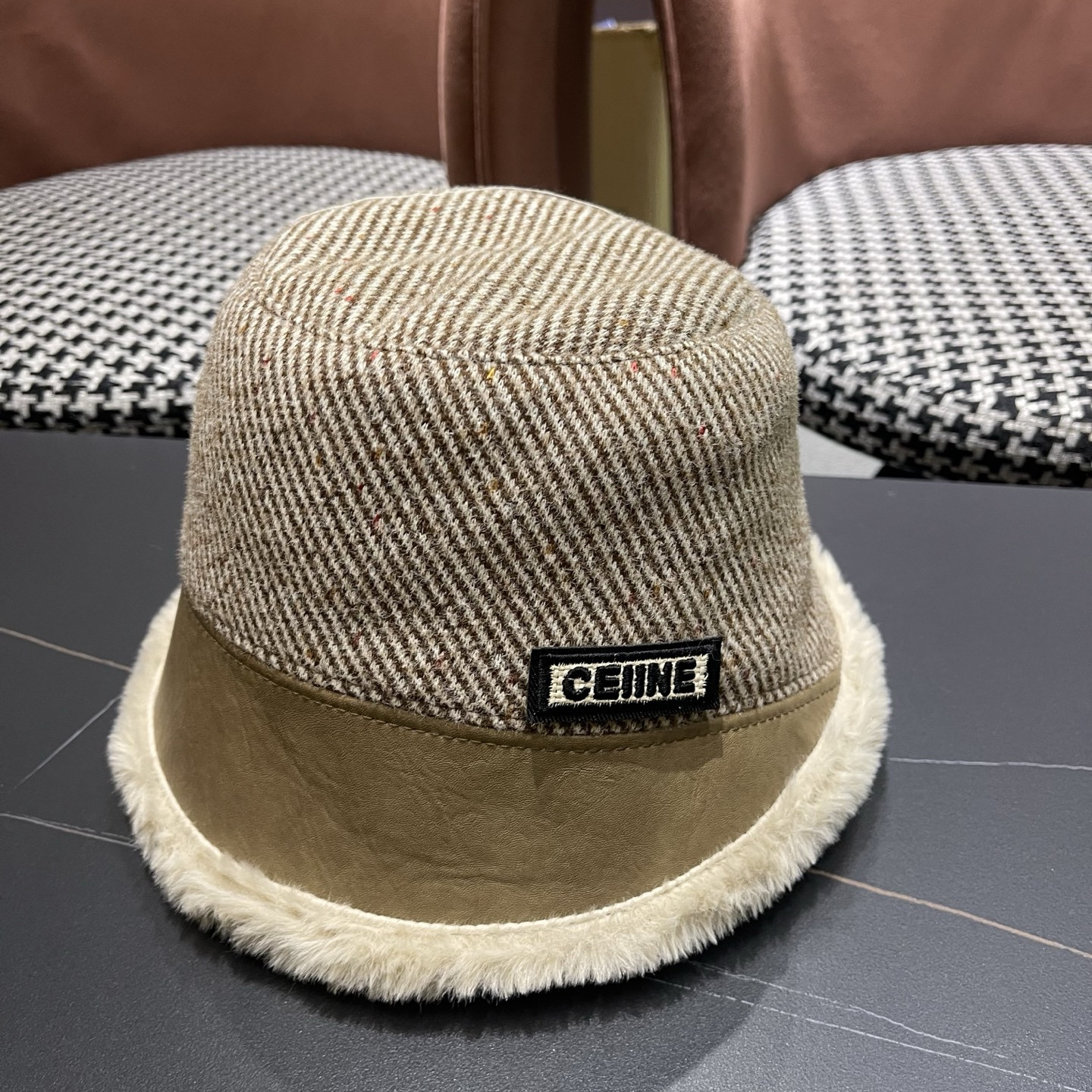 Ce1i*e bucket hat