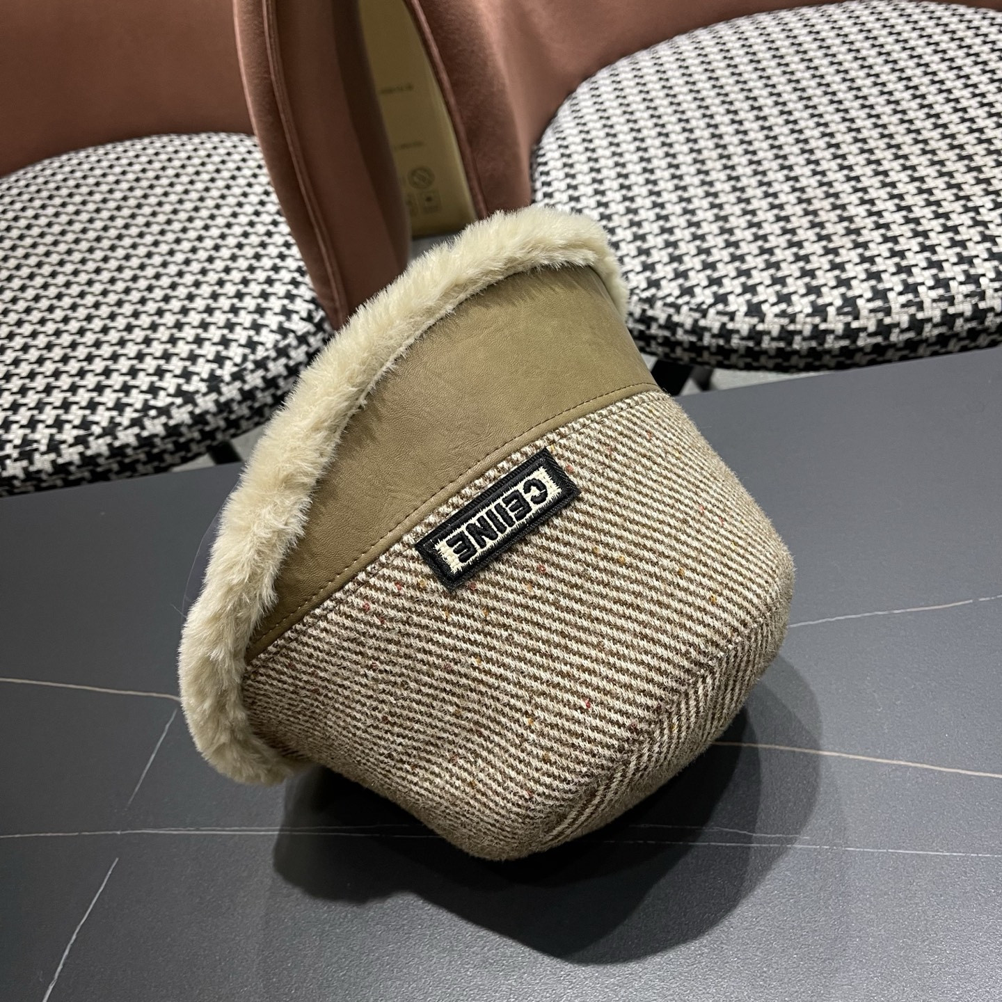 Ce1i*e bucket hat
