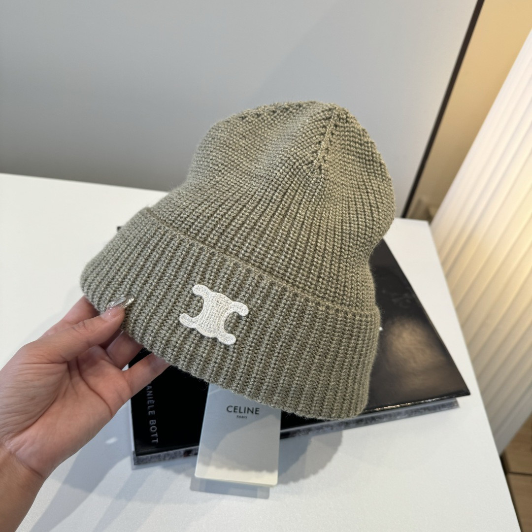 Ce1i*e beanie