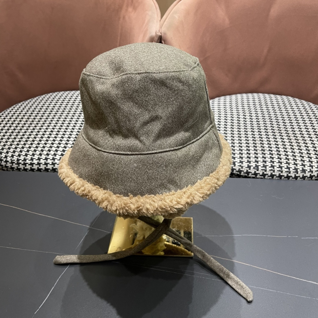 F**di bucket hat