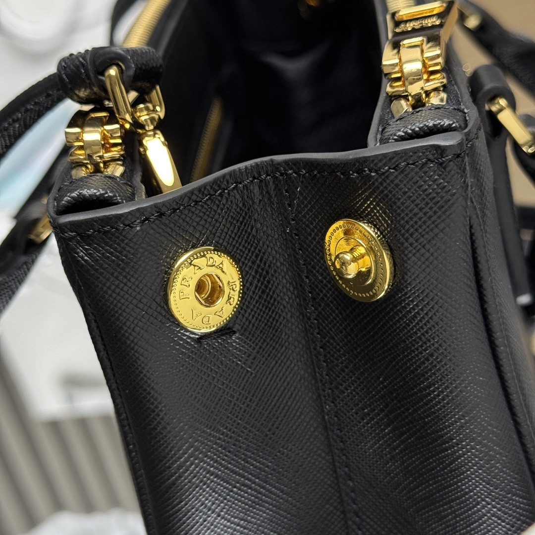 Prada Galleria Patent Saffiano Leather Mini-Bag 12.5x21x8.5cm