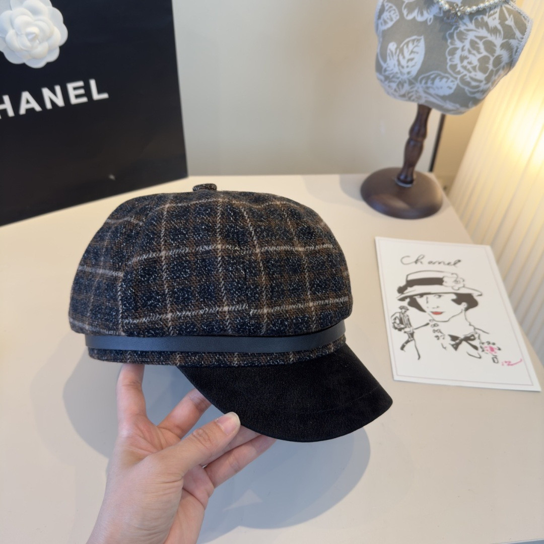 Ch**el newsboy cap 57cm head circumference