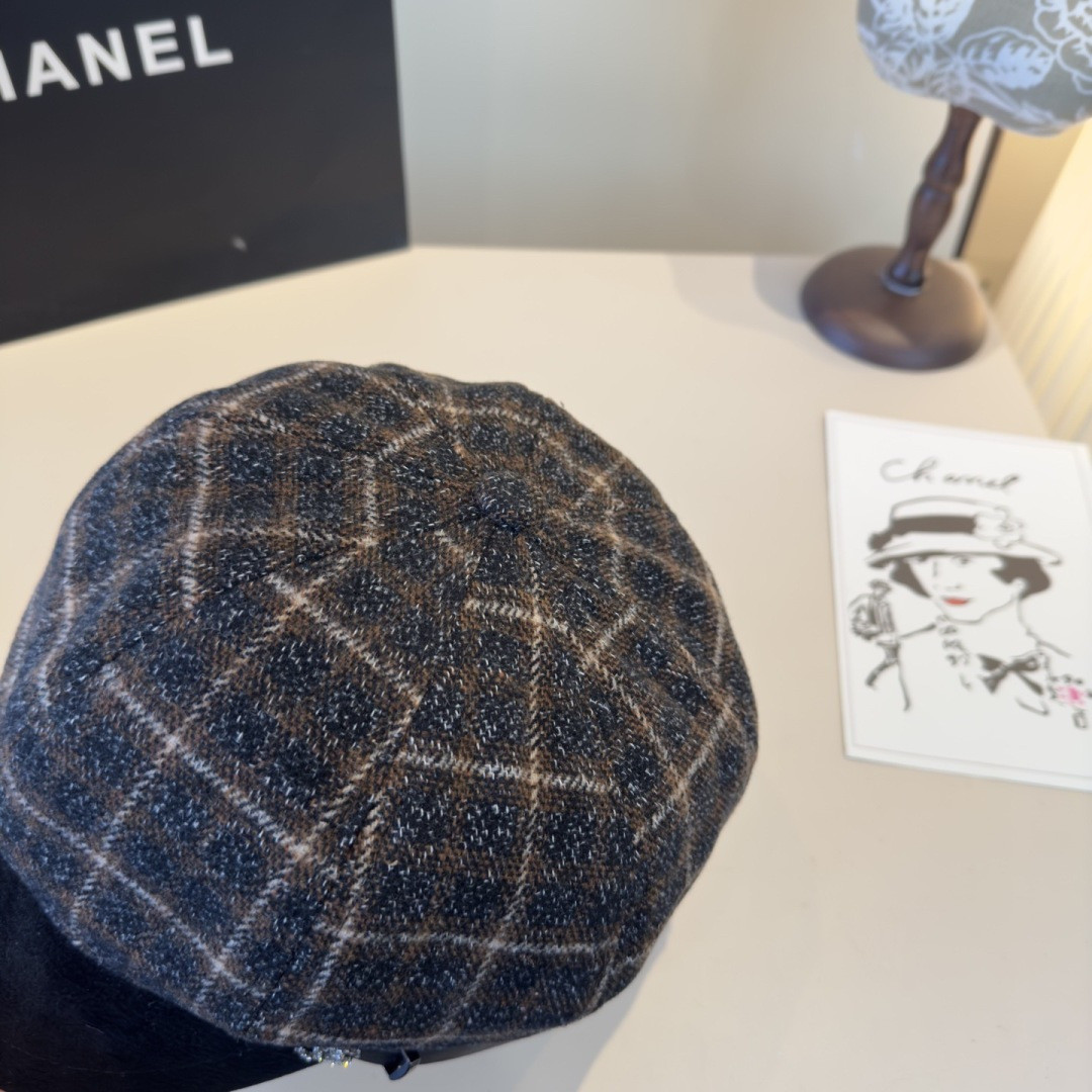 Ch**el newsboy cap 57cm head circumference