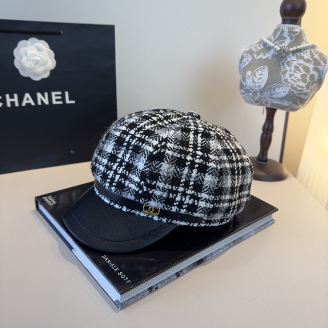 Ch**el newsboy cap 57cm head circumference