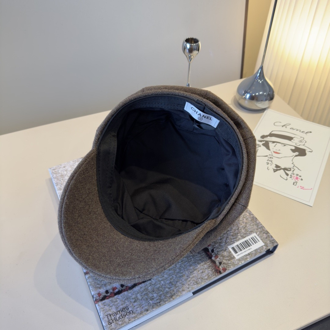 Ch**el newsboy cap 57cm head circumference