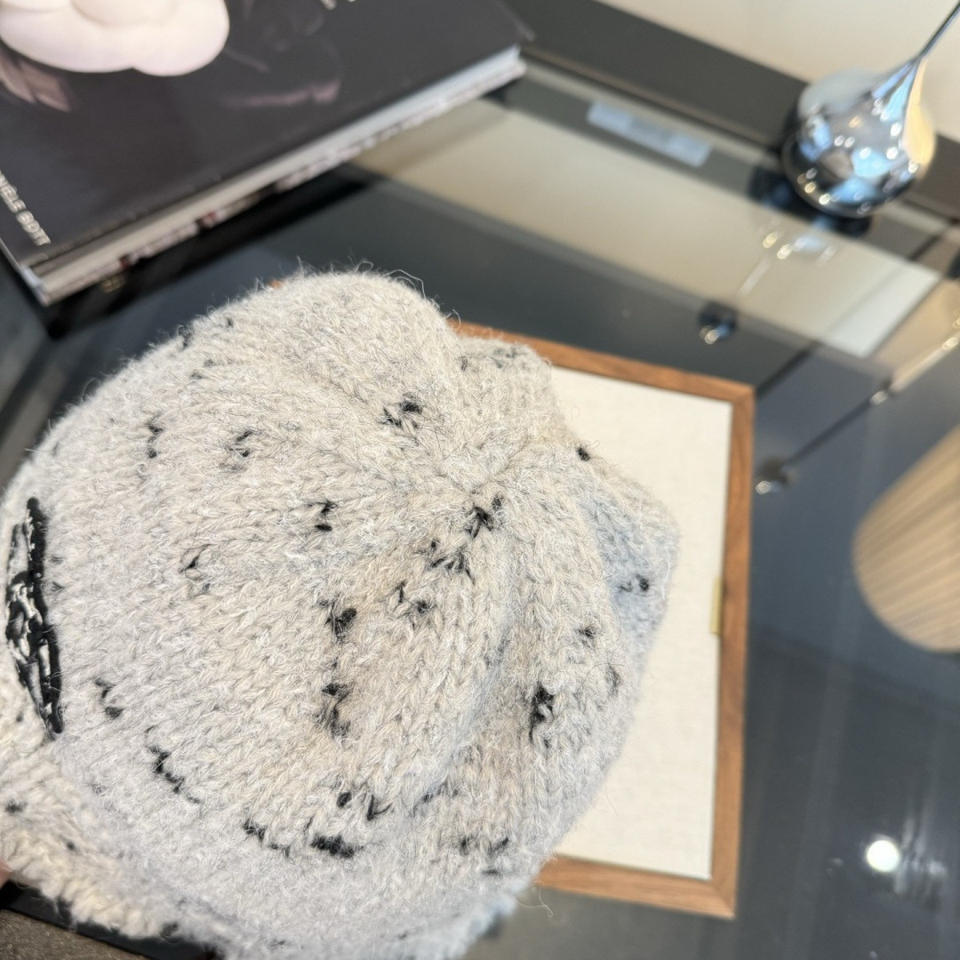 Ch**el knit bucket hat