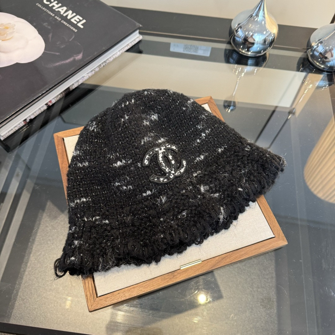 Ch**el knit bucket hat